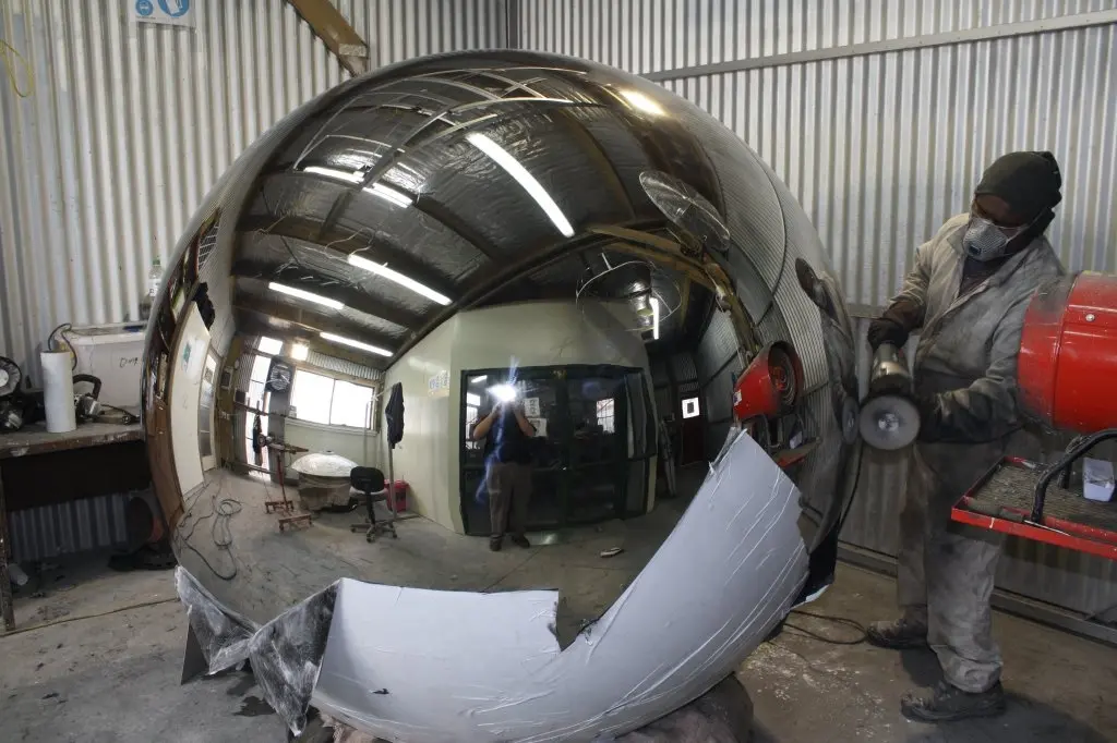 polishing_stainless-_steel_hollow_ball.webp